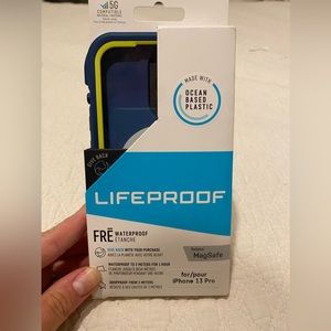 iPhone 13pro FRĒ Lifeproof Case